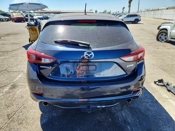 2018 MAZDA 3