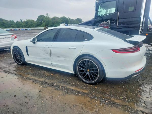 2018 PORSCHE PANAMERA Base / 4