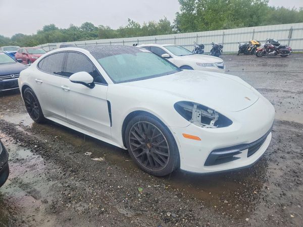 2018 PORSCHE PANAMERA Base / 4