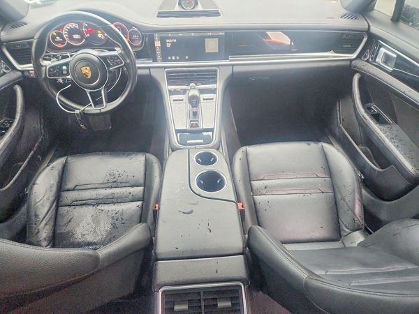 2018 PORSCHE PANAMERA Base / 4
