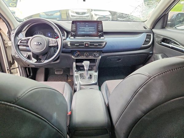 2021 KIA SELTOS S