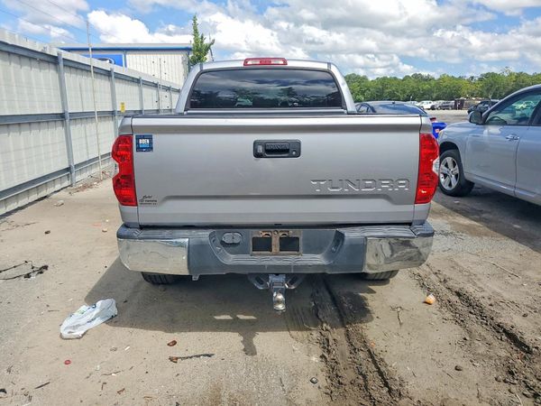2018 TOYOTA TUNDRA SR5