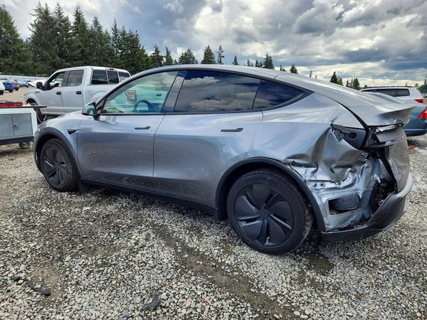 2026 TESLA MODEL Y