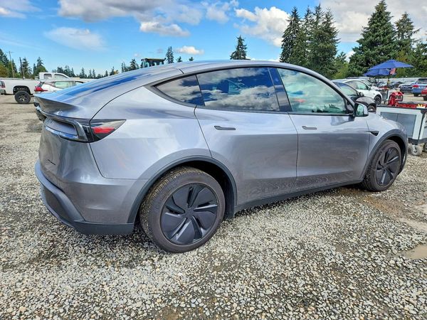 2026 TESLA MODEL Y