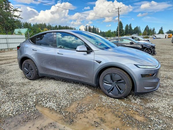 2026 TESLA MODEL Y