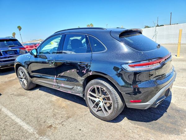 2024 PORSCHE MACAN