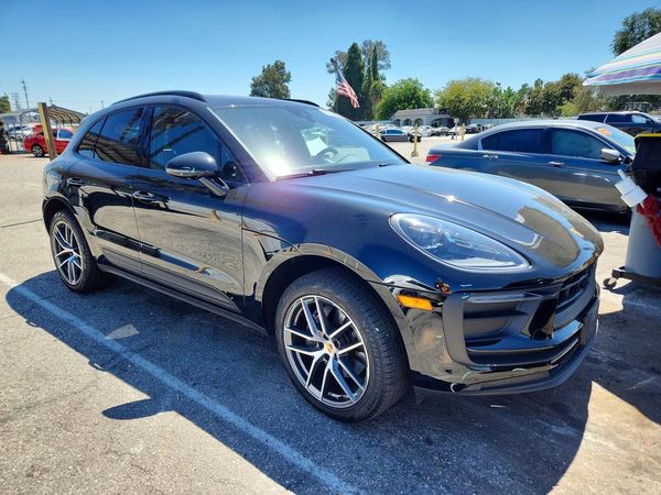 2024 PORSCHE MACAN