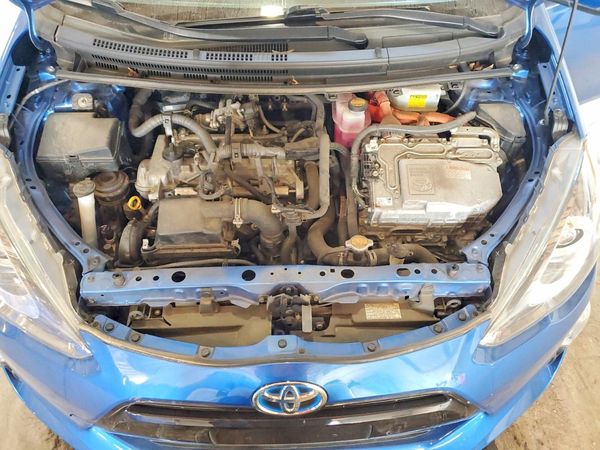2015 TOYOTA PRIUS