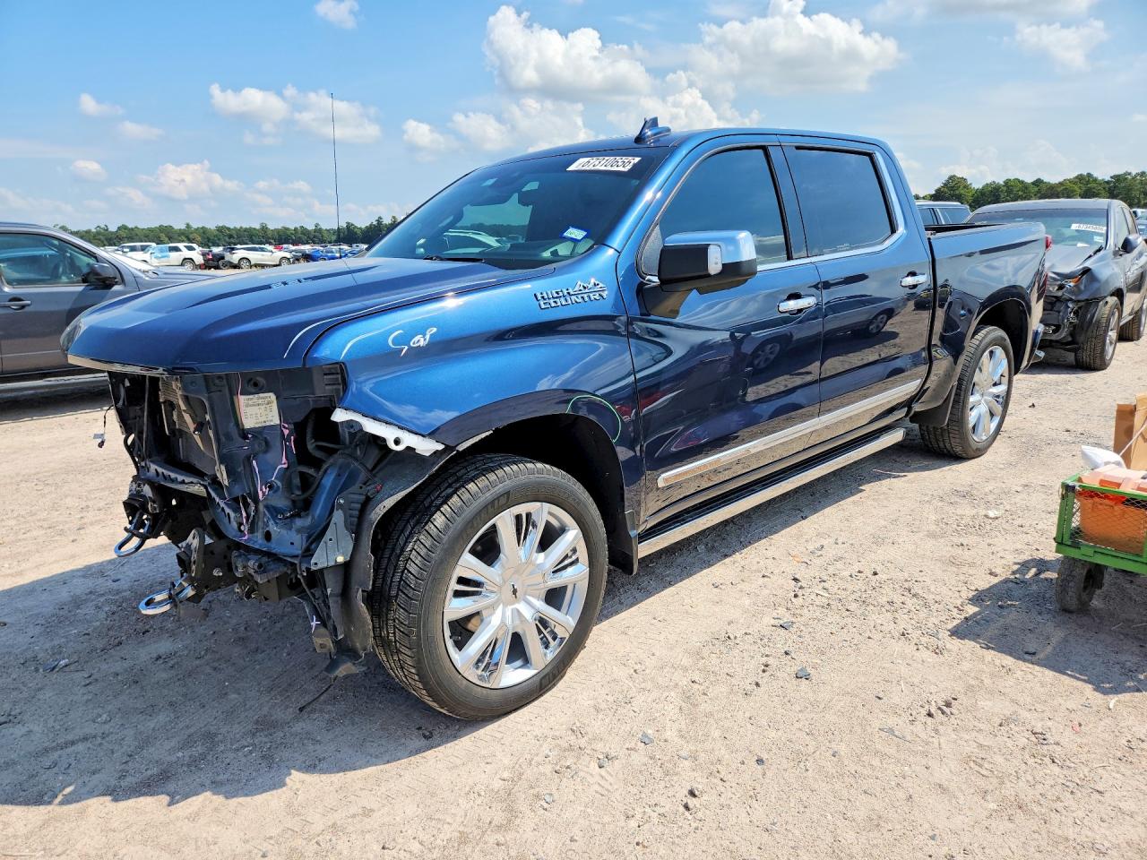 2022 CHEVROLET SILVERADO High Country — Front 3/4