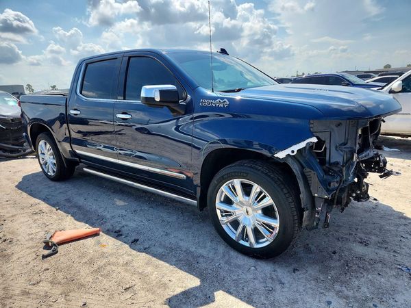 2022 CHEVROLET SILVERADO High Country — Passenger 3/4
