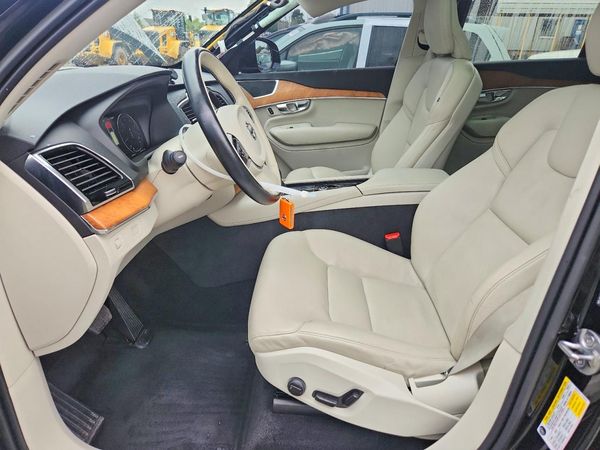 2022 VOLVO XC90 Momentum (excl S60)