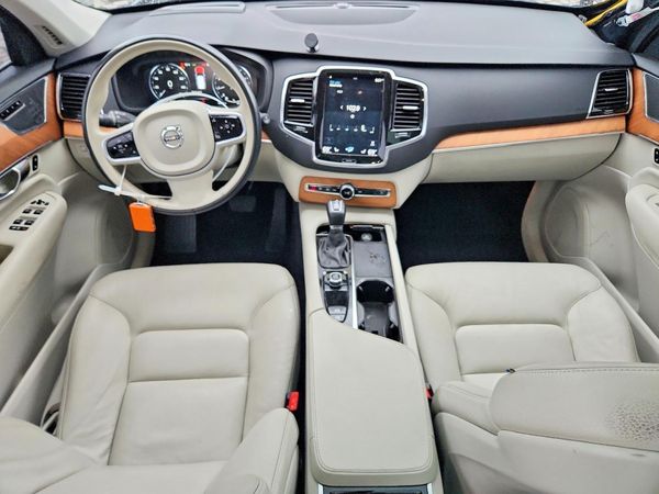 2022 VOLVO XC90 Momentum (excl S60)