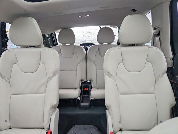 2022 VOLVO XC90 Momentum (excl S60)