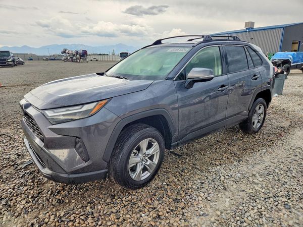 2025 TOYOTA RAV4 LE — Front 3/4