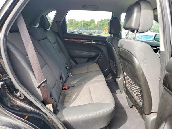 2013 KIA SORENTO Base / LX