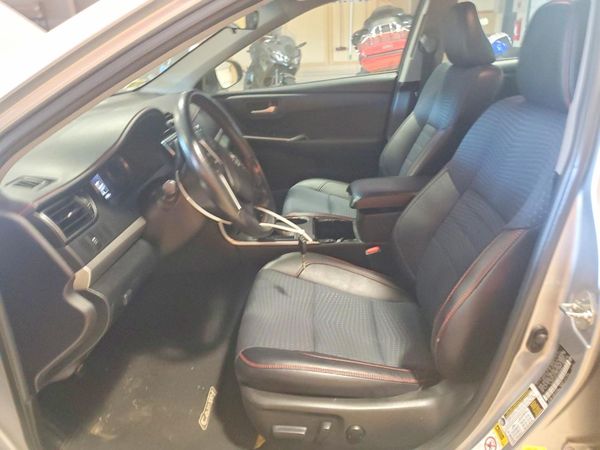 2015 TOYOTA CAMRY — DENT
