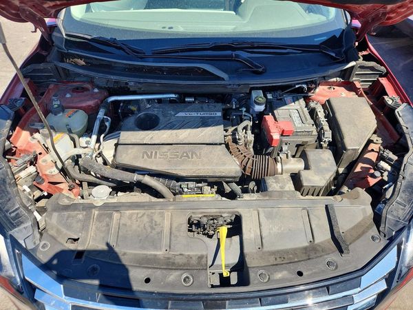 2025 NISSAN ROGUE SV — Engine bay