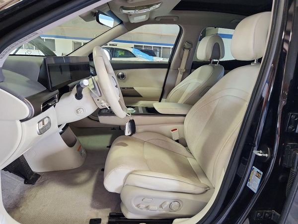 2023 GENESIS GV60
