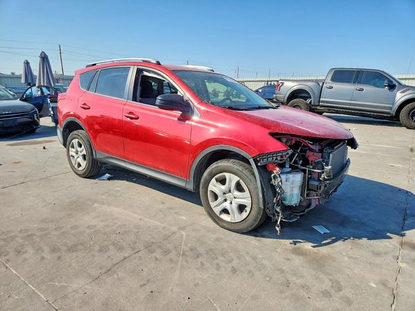 2015 TOYOTA RAV4 LE (X Grade) — Passenger 3/4