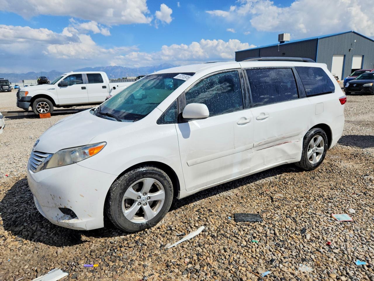 2015 TOYOTA SIENNA