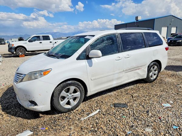 2015 TOYOTA SIENNA