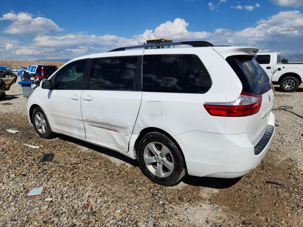 2015 TOYOTA SIENNA