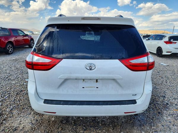 2015 TOYOTA SIENNA