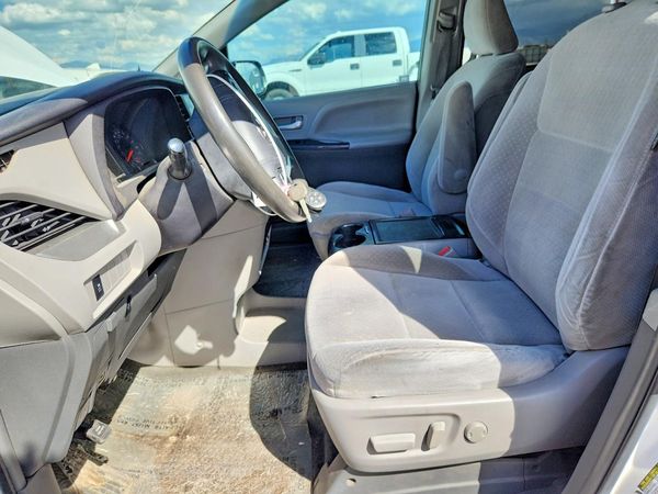 2015 TOYOTA SIENNA