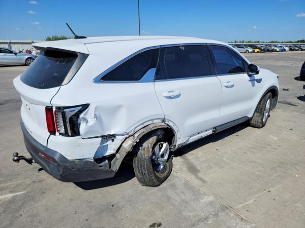 2022 KIA SORENTO LX
