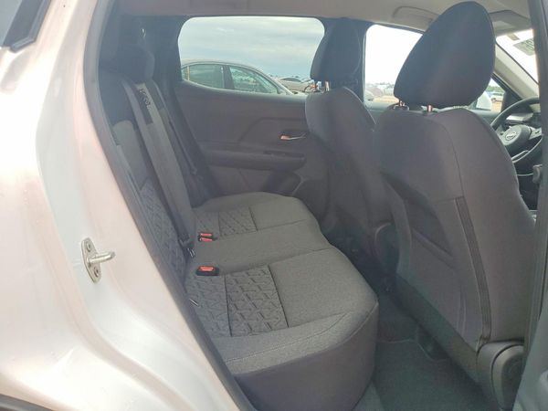 2025 NISSAN KICKS