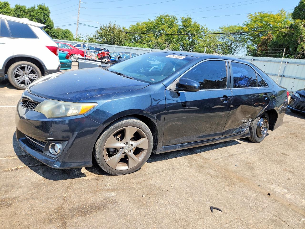 2014 TOYOTA CAMRY