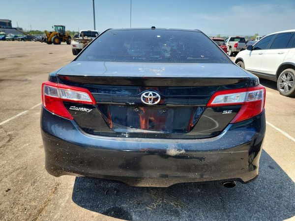 2014 TOYOTA CAMRY