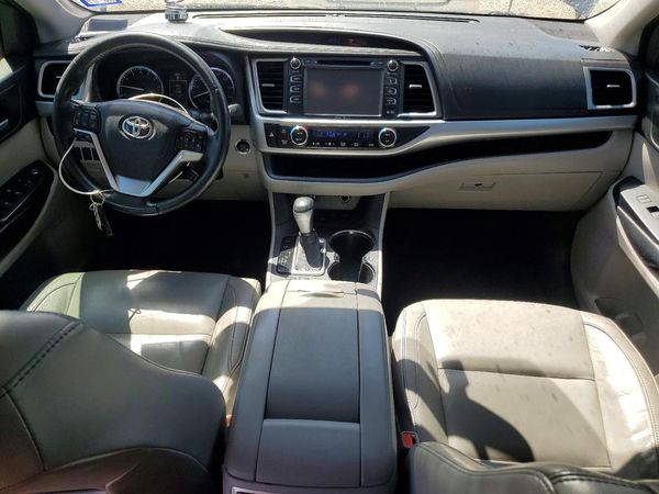 2015 TOYOTA HIGHLANDER
