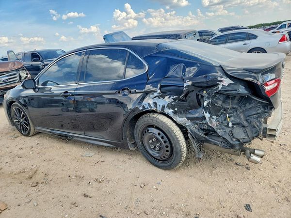 2018 TOYOTA CAMRY