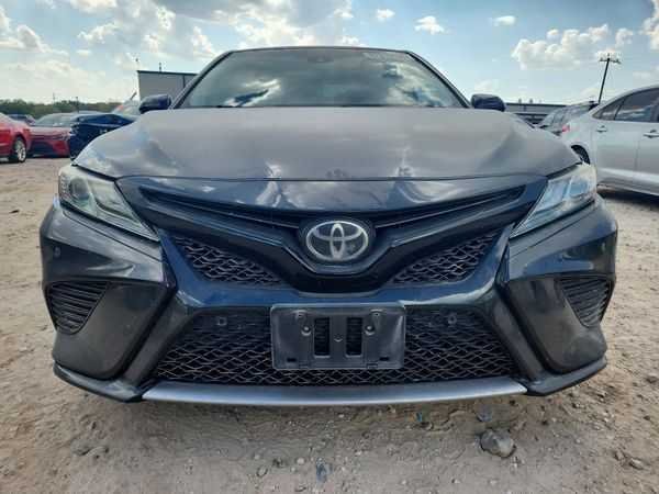 2018 TOYOTA CAMRY