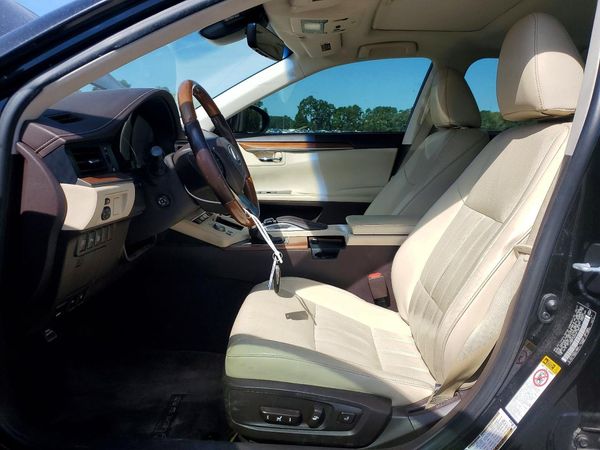 2017 LEXUS ES