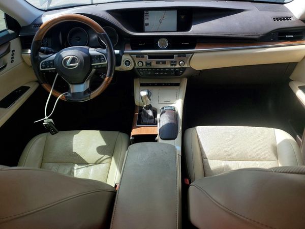 2017 LEXUS ES