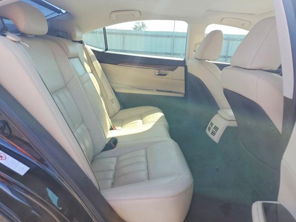 2017 LEXUS ES