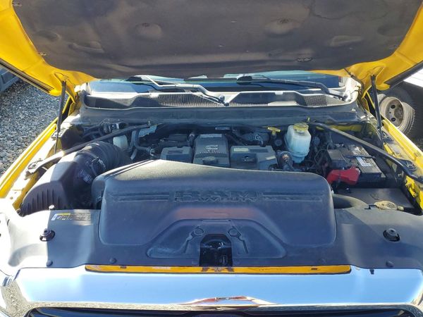 2019 RAM 5500 REG CAB CHASSIS — Engine bay