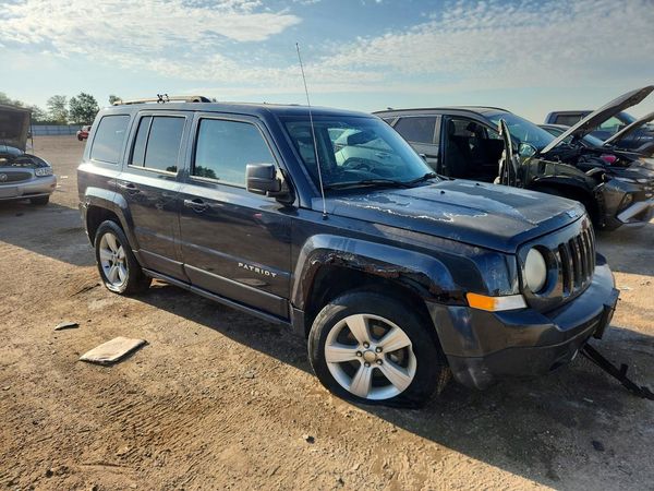 2014 JEEP PATRIOT Sport — Passenger 3/4