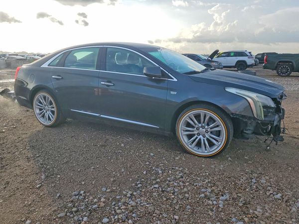 2018 CADILLAC XTS Luxury
