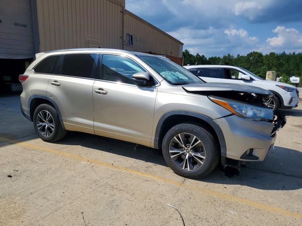 2016 TOYOTA HIGHLANDER