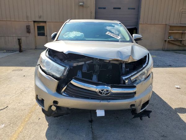 2016 TOYOTA HIGHLANDER