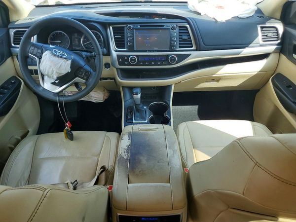 2016 TOYOTA HIGHLANDER