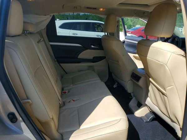 2016 TOYOTA HIGHLANDER
