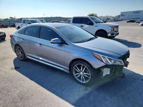 2015 HYUNDAI SONATA — Passenger 3/4