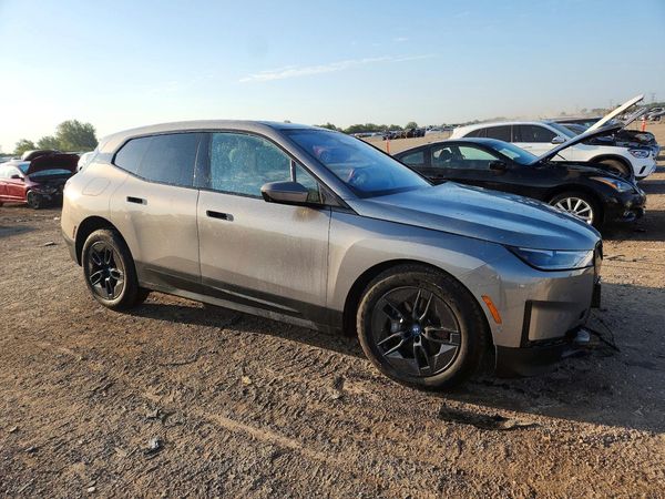 2025 BMW ALL OTHER xDrive50 — Passenger 3/4