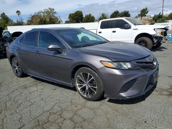 2018 TOYOTA CAMRY L/LE/SE/XLE — Passenger 3/4