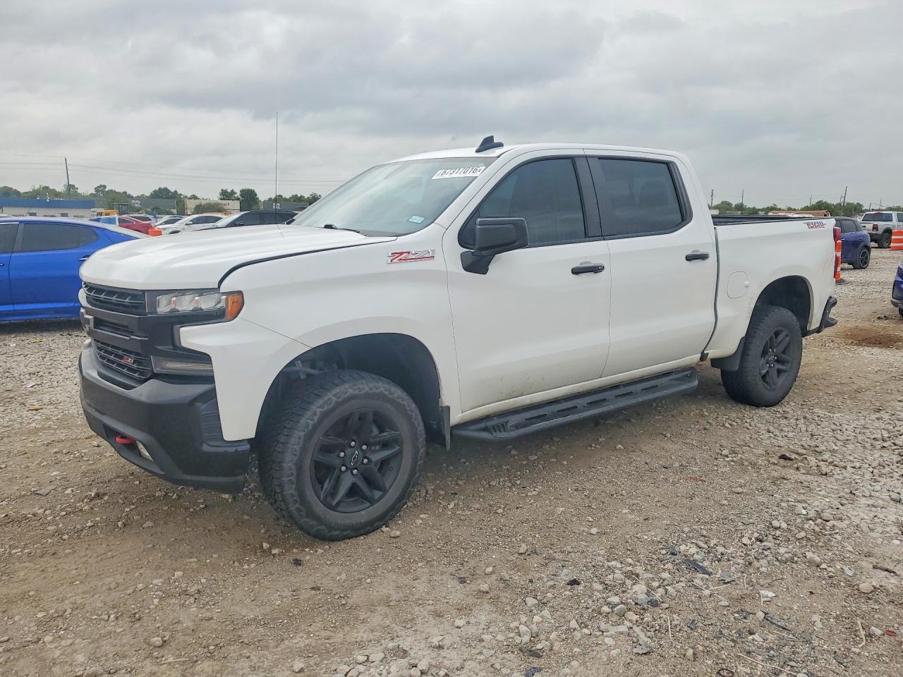 2020 CHEVROLET SILVERADO Trail Boss - LT — Front 3/4