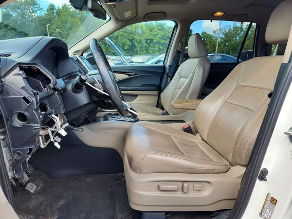 2017 HONDA PILOT Elite — DENT
